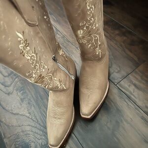 Women's Tan Embroidered Cowboy Boots